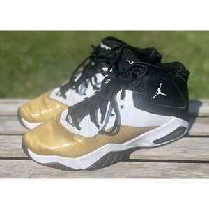 Air Jordan Max Aura 2 Shoes Youth Size 6.5Y Basketball CT1604-100‎